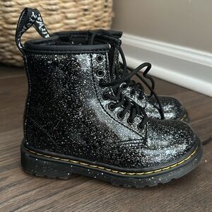 Girl Dr. Martens - Black Cosmic
